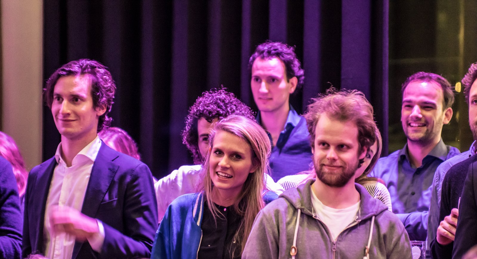 Deelnemers in gesprek na afloop van een Samenspel-sessie